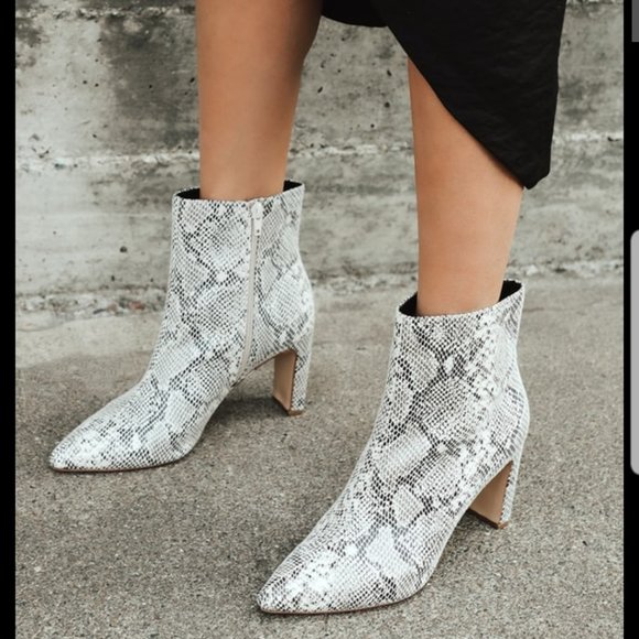 Chinese Laundry Snakeskin Boots - Size 6 - Picture 1 of 3